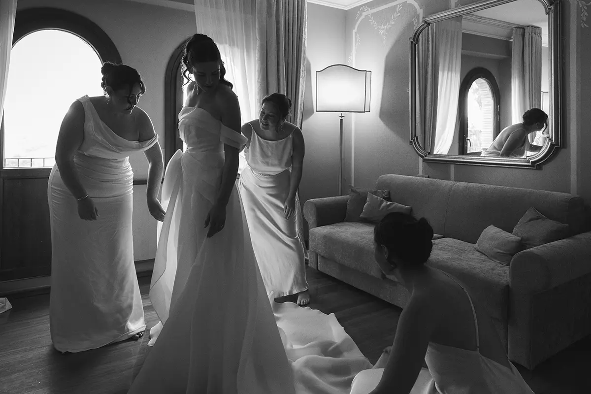 Bride with her bridesmaids